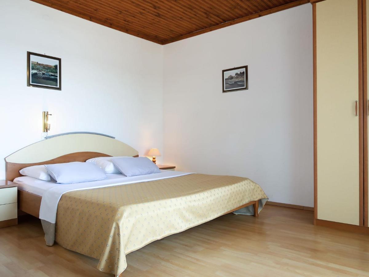 Apartment Ana - Rab166 By Interhome Barbat na Rabu ภายนอก รูปภาพ